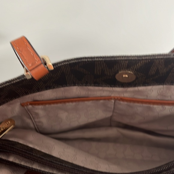 Michael Kors Purse - Picture 7 of 8